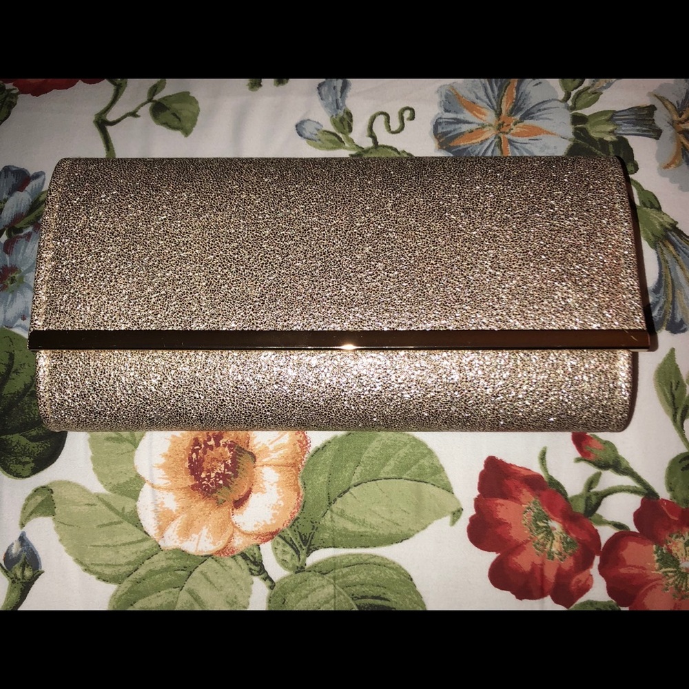 Gold sparkle clutch, removable chain. NEW! 💃🏻👜